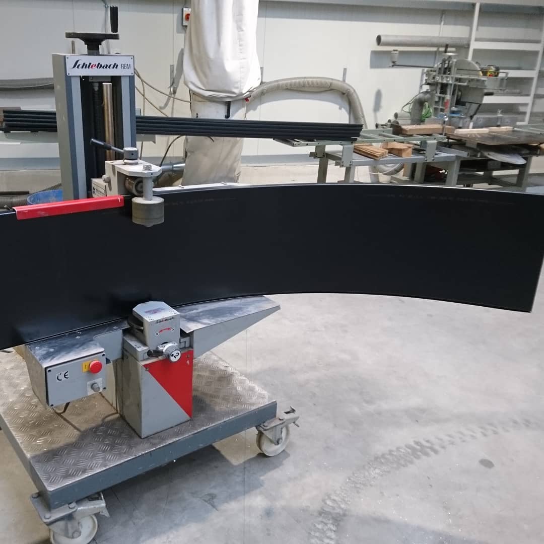 Парапет радиусный 1 мм (RAL 9005) полиэстер