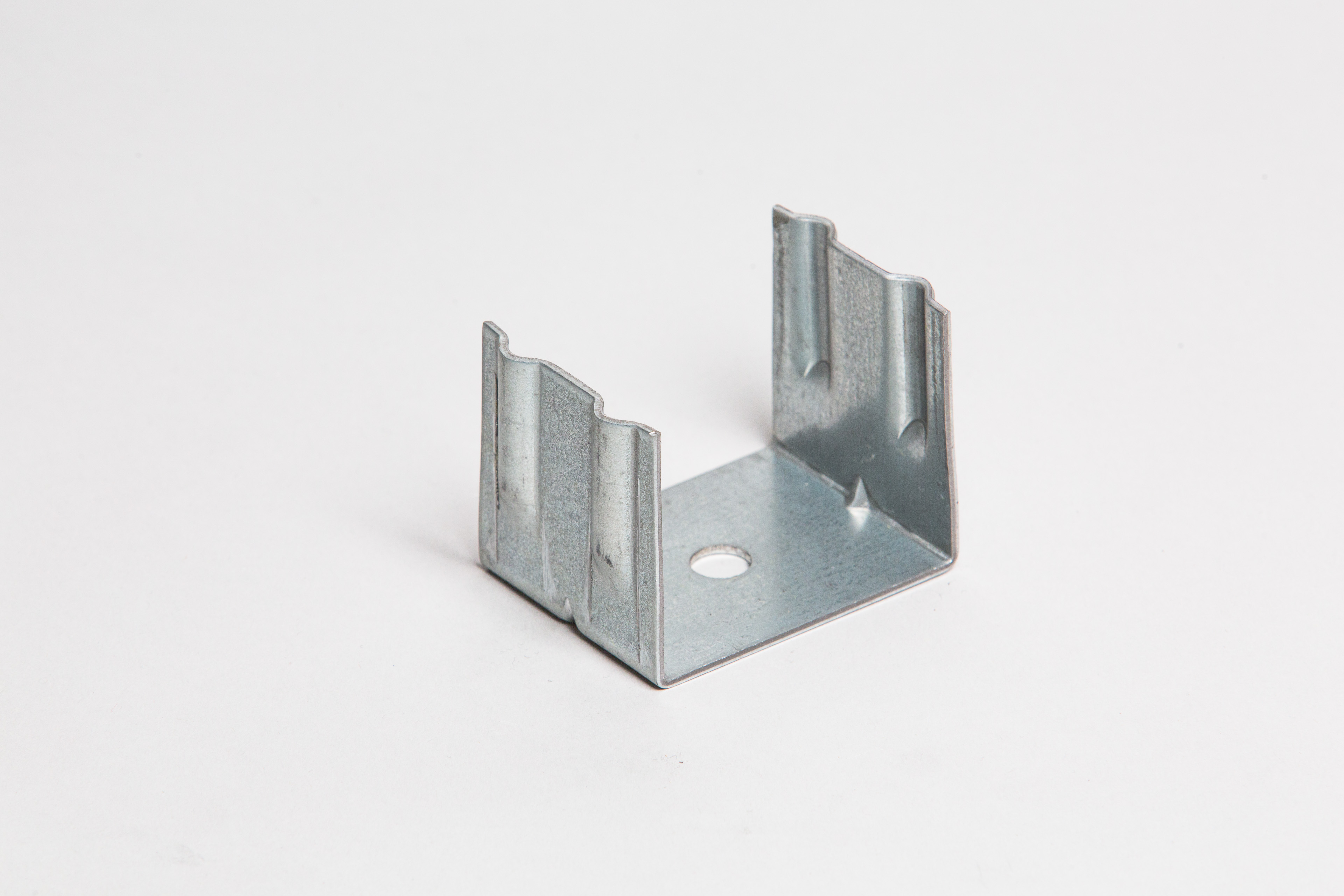 Кронштейн крепежный П-образный оцинкованный 2мм размер 50х65х150мм