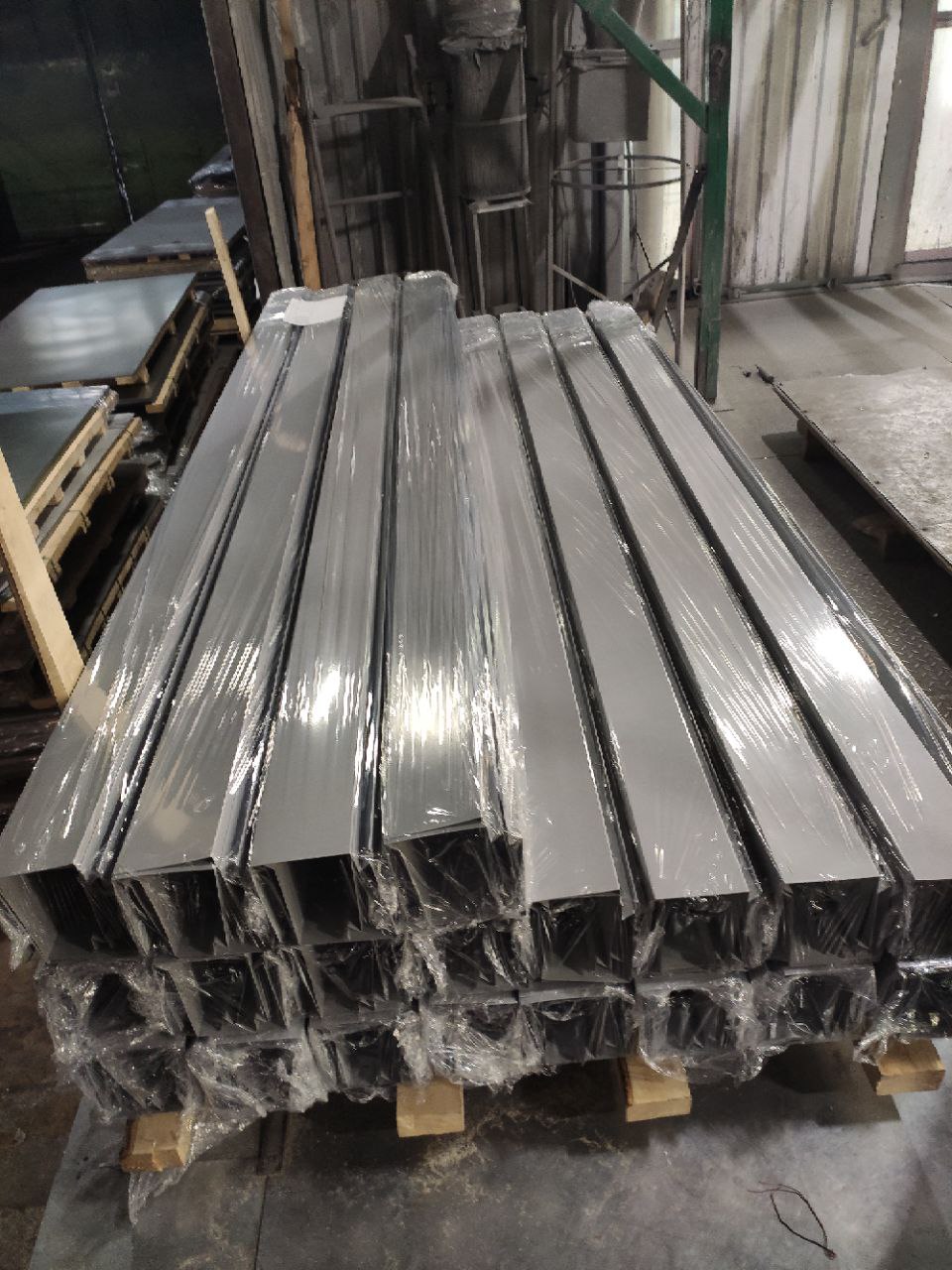 Прямоугольная ламель оцинкованная 0.7мм RAL 7047