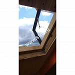 Окно-выход на крышу для неотапл. помещений дерево, лак ручка снизу Velux VLT 029 1000 45*73см