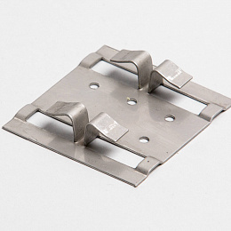 Кляммер оцинк. 1мм размер 75х70х10мм рядовой квадратные лапки