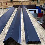 Планка примыкания для мягкой кровли 0,45 мм (RAL 1015) оцинкованная, с порошковым покрытием