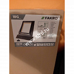 Окно-выход на крышу для неотапл. помещений дерево, лак ручка снизу Fakro WGI с унив.окл. и защит. от захлопыв. 46*55см