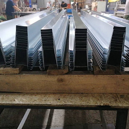 Прямоугольная ламель оцинкованная 0.5мм