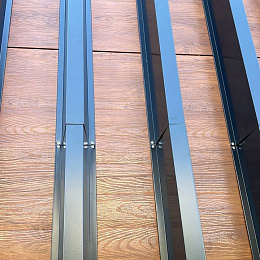 Прямоугольная ламель оцинкованная 0.7мм RAL 9005