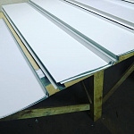 Отлив для фундамента (цокольный) оцинкованный c полимерным покрытием 0,45мм RAL 3005