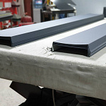 Планка П-образная для забора оцинкованная с порошковым покрытием 0,45мм ширина менее 625 мм RAL 6002