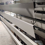 Околооконная планка сложная (j-фаска) для фасада оцинкованная с порошковым покрытием 0,45мм ширина менее 625 мм RAL 9003