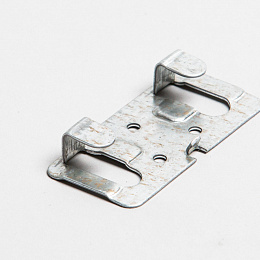 Кляммер оцинк. 1,2мм размер 76х37х10-Умм стартовый полукруглые лапки с дистанциром