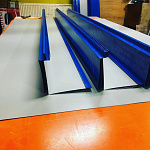 Ендова верхняя фигурная 0,45 мм (RAL 3005) оцинкованная c полимерным покрытием