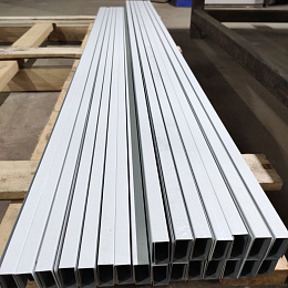 Прямоугольная ламель оцинкованная 0.7мм RAL 9003