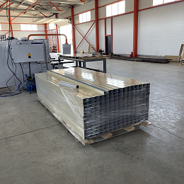 Прямоугольная ламель оцинкованная 0.7мм RAL 1015