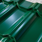 Металлочерепица Kvinta plus оцинкованная с полимерным покрытием 0,45х1210мм RAL 6005