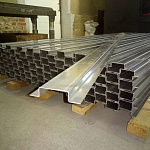 Профиль шляпный (корытный) оцинкованный толщина 0,7мм перфорированный