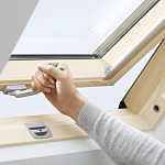 Окно мансардное дерево, лак ручка снизу Velux GLL MK08 1061B Дизайн WoodLine 78*140см