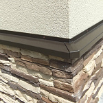 Отлив для фундамента (цокольный) оцинкованный c полимерным покрытием 0,45мм RAL 6005