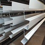 J-Профиль 12мм RAL 3003 оцинкованный с порошковым покрытием 0,45 мм