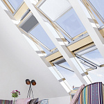 Окно мансардное дерево, лак ручка снизу Fakro FTP-V (CH Китай) Profi 55*98см