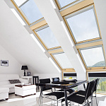 Окно мансардное дерево, лак ручка снизу Fakro FTP-V U3 ThermoPro Profi 114*140см