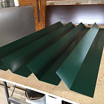 Планка примыкания в штробу для кровли 0,45 мм (RAL 3005) оцинкованная, с порошковым покрытием