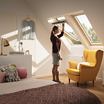 Окно мансардное дерево, лак ручка сверху Velux GZL CK02 1051 Комфорт WoodLine 55*78см