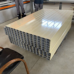 Прямоугольная ламель оцинкованная 0.7мм RAL 1015