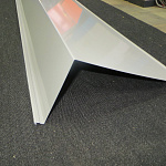 Карнизная планка RAL 5002 оцинкованная с порошковым покрытием 0,7 мм