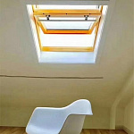 Окно мансардное дерево, лак ручка сверху Fakro AHRD B8 Standart 114*140см