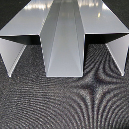 Угол внутренний RAL 5005 оцинкованный с порошковым покрытием  0,45 мм