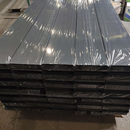 Прямоугольная ламель оцинкованная 0.7мм RAL 7016