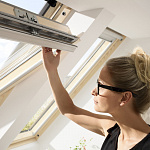 Окно мансардное дерево, лак ручка сверху Velux GZL MK04 1051 Комфорт WoodLine 78*98см