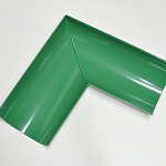 Угол 90 градусов водосточного желоба оцинкованный порошок ф150х400х400мм RAL 9003