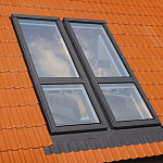 Балкон дерево, лак Fakro FGH-V P2 Galeria Lux 94*255см