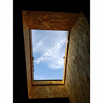 Окно-выход на крышу для неотапл. помещений дерево, лак ручка снизу Velux VLT 025 1000 45*55см