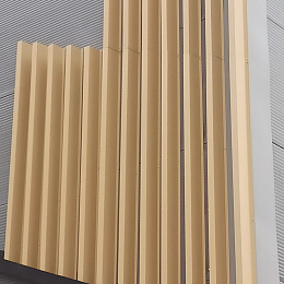 Прямоугольная ламель оцинкованная 0.7мм RAL 1018