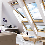 Балкон дерево, лак Fakro FGH-V P2 Galeria Lux 94*255см