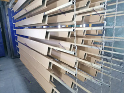 Прямоугольная ламель оцинкованная 0.7мм RAL 1001